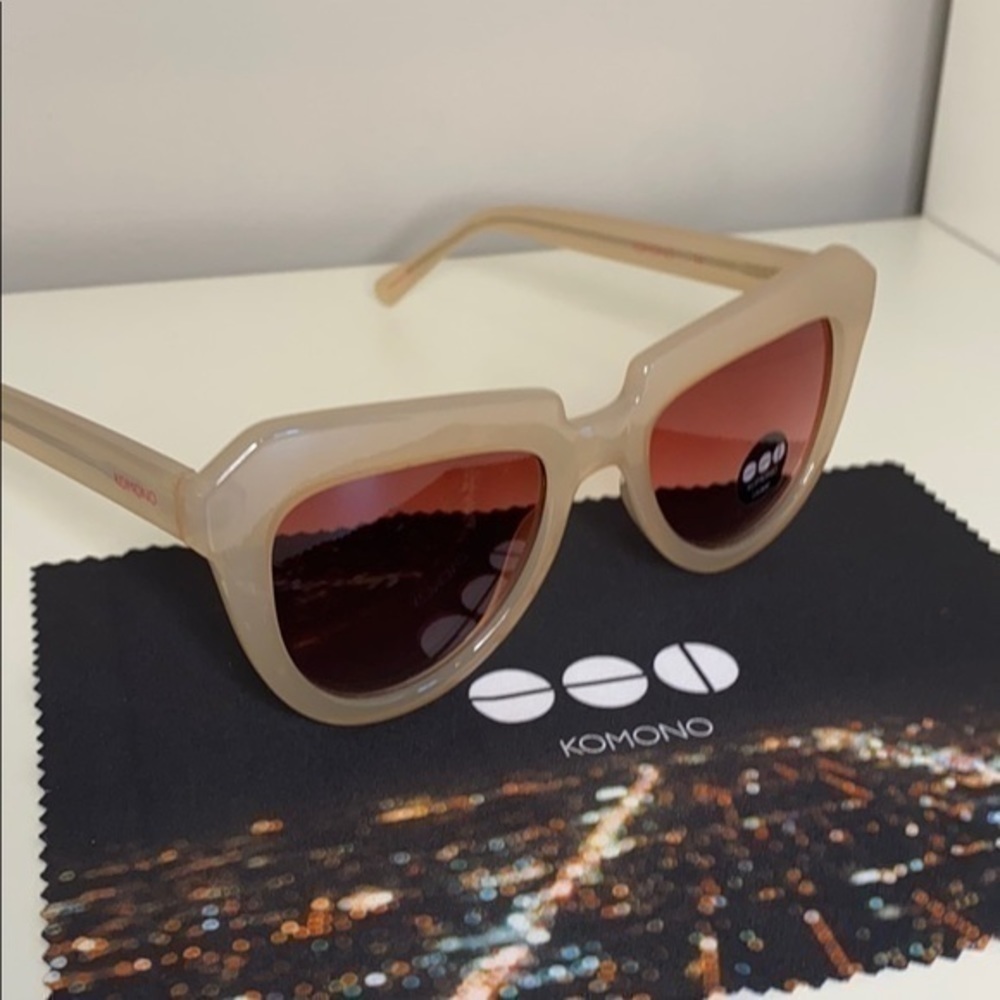 Komono Stella Cat Eye Pale Blush Sunglasses - Picture 7 of 13
